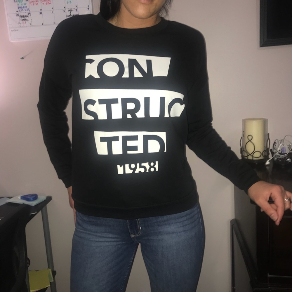 Graphic sweatshirt size M